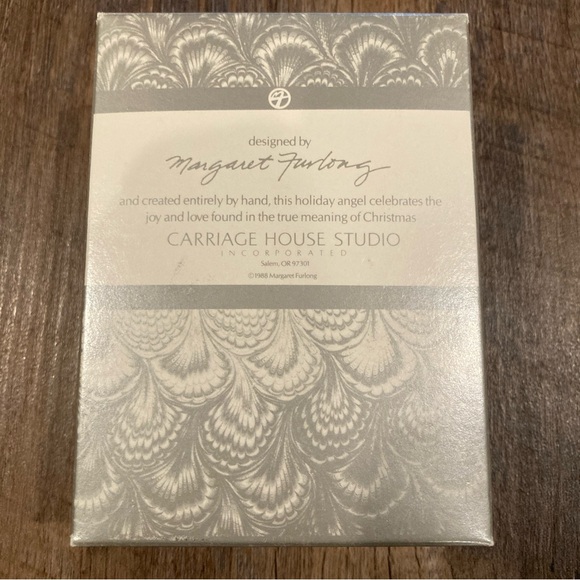 Vtg 1991 Margaret Furlong 3" Christmas Gift Present Angel Shell Ornament w/ Box - Picture 4 of 4